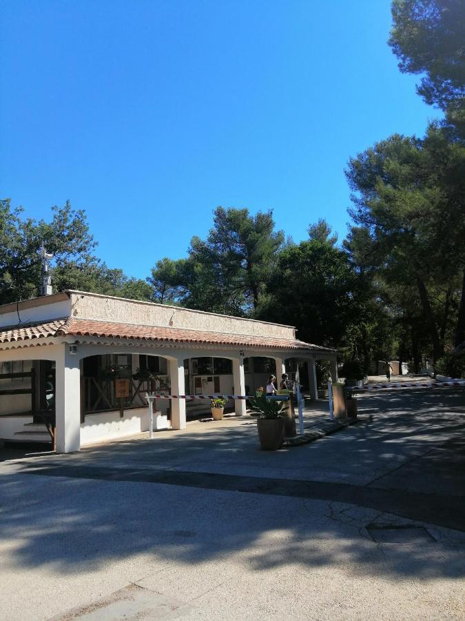 Domaine De La Sainte Baume Hotel Nans-les-Pins Kültér fotó